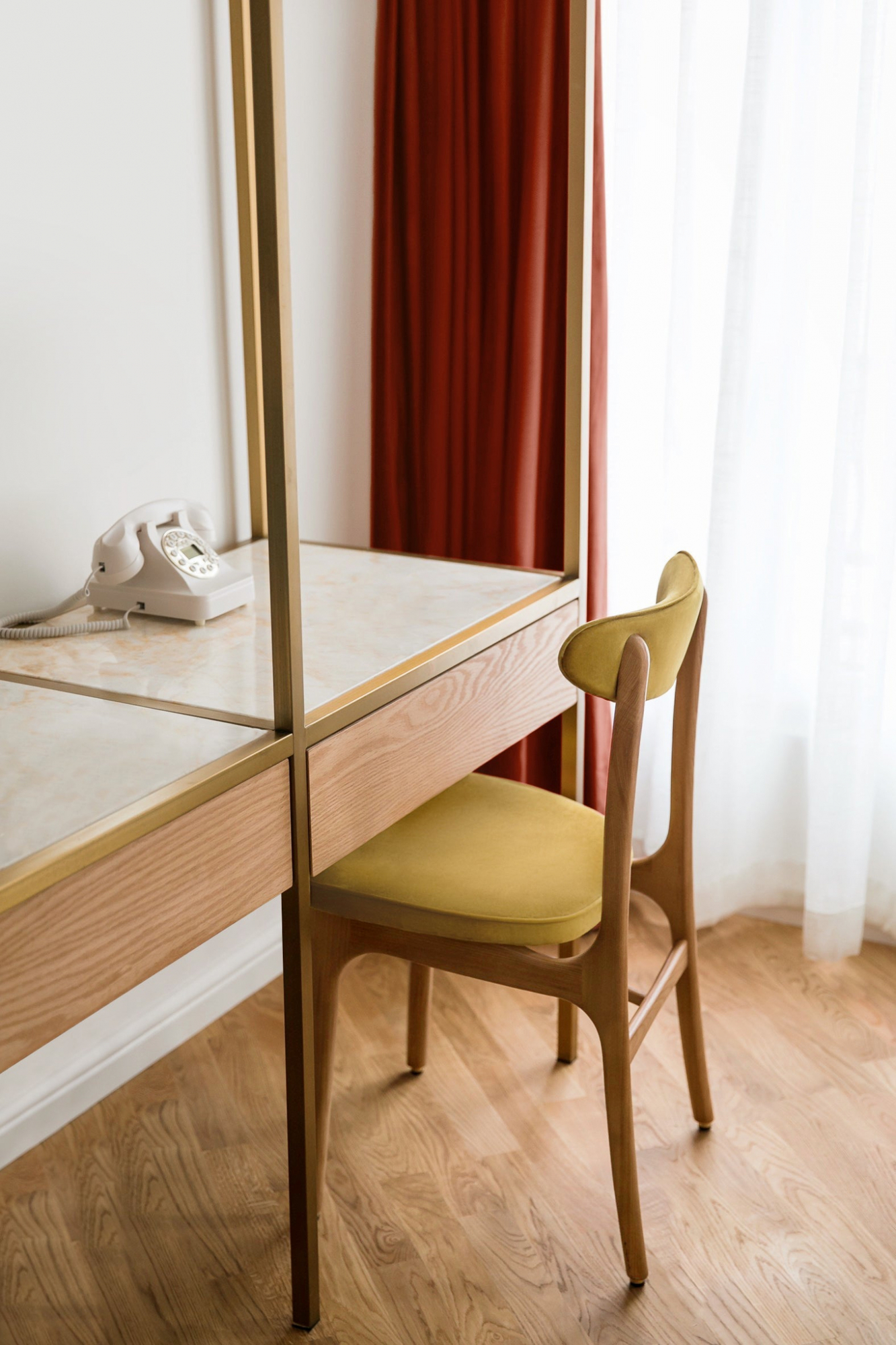 2366-Concept-Hotel-Rose-Bourbon-200-190-Chairs-Shine-Velvet-Mustard-W02-mood_f64276ae-c75f-42f9-8a0b-0ea75ac8b72b.jpg